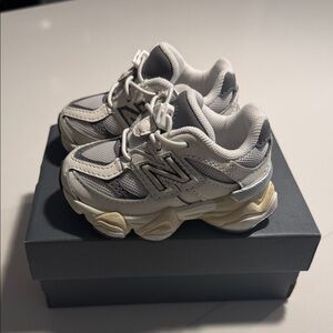 New Balance Kids' Gray and Cream Sneakers